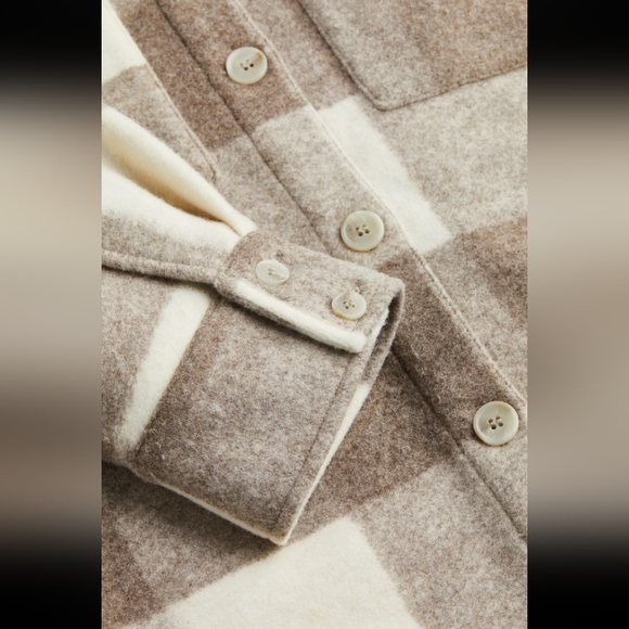 🆕️NWT H&M Oversized Shacket in 'Dark Beige/Checked', Size Medium - Picture 8 of 16